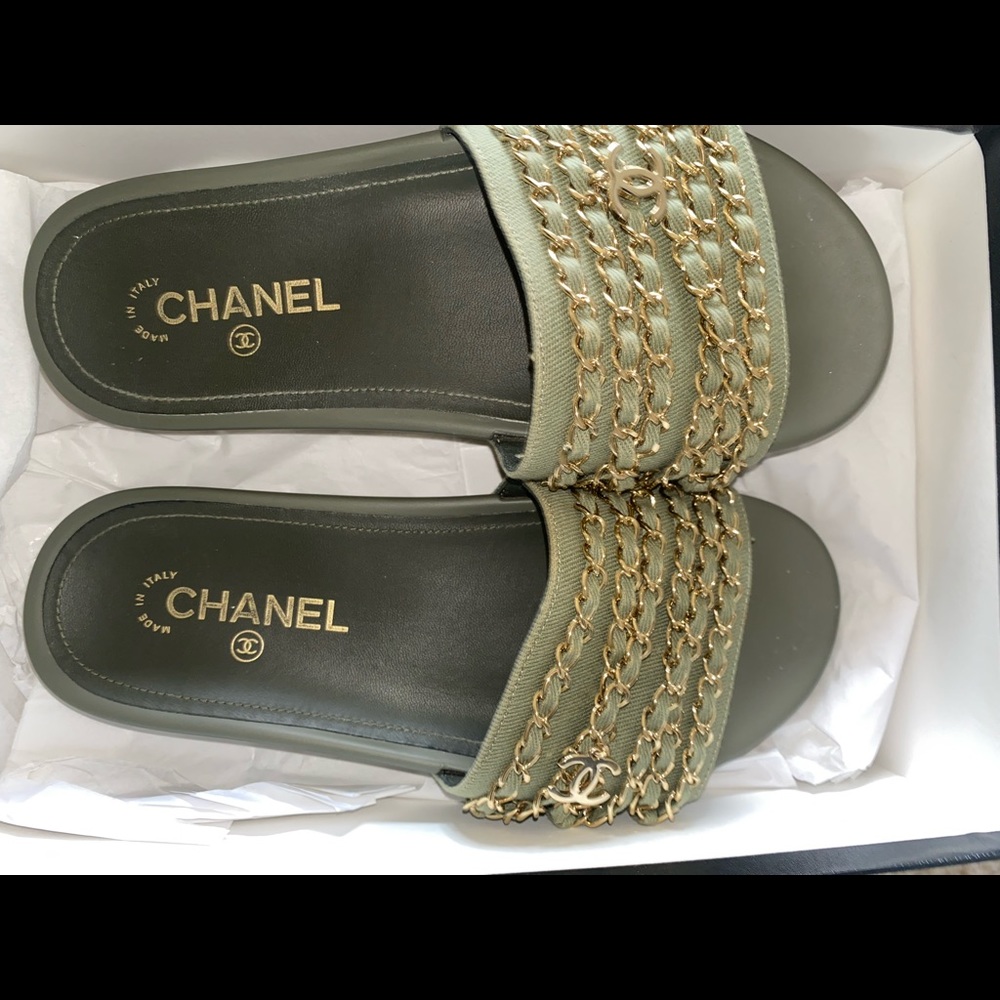 Lightly worn sandals Preowned excellent condition